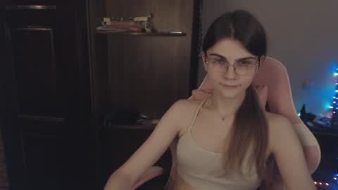 Snapshot of peralez_f chatting on January 28, 12:47 am Farida online show from January 28, 12:47 am