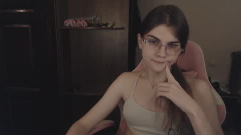 Snapshot of peralez_f chatting on February 13, 1:19 am Farida online show from February 13, 1:19 am