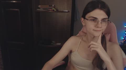 Snapshot of peralez_f chatting on January 25, 9:14 pm Farida online show from January 25, 9:14 pm