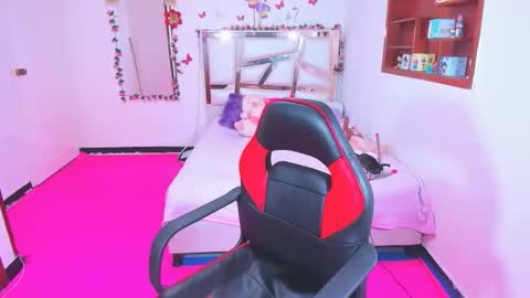 PERLA online show from February 7, 3:09 am