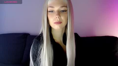 Isabella online show from December 17, 7:15 am