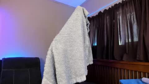 Kelly online show from October 22, 7:37 pm