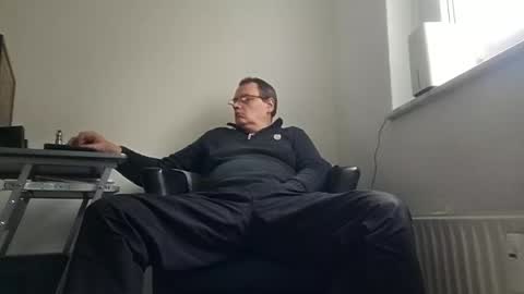 peter_03041976 online show from February 5, 9:57 am