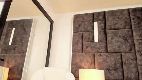 Im Rosse but u can call me Rossie or Rosita . online show from December 13, 2:32 am