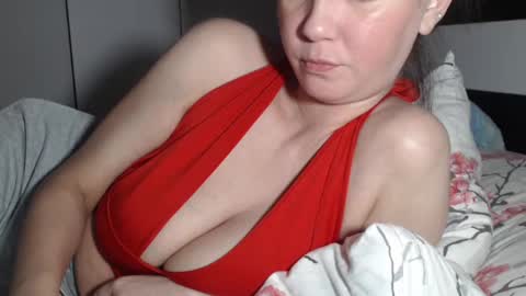 petite_danielle online show from July 6, 7:05 pm