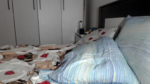 petite_danielle online show from July 18, 10:23 pm