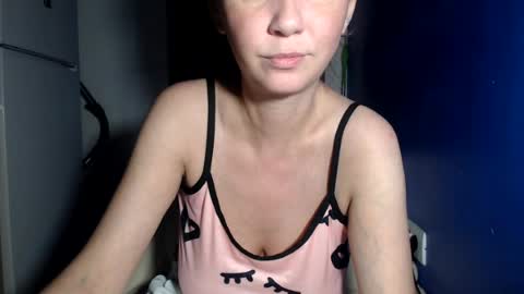 petite_danielle online show from July 27, 7:33 pm
