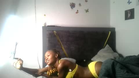 petite_queen69 online show from June 6, 6:03 pm