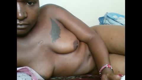 petite_shan online show from February 17, 10:14 am