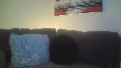 petite treat  online show from February 15, 6:33 am