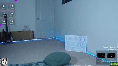 PiperAvery online show from February 12, 10:59 pm