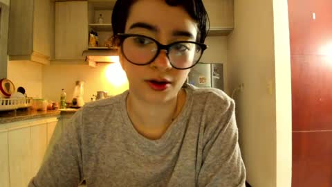 Lunna online show from April 5, 12:07 am