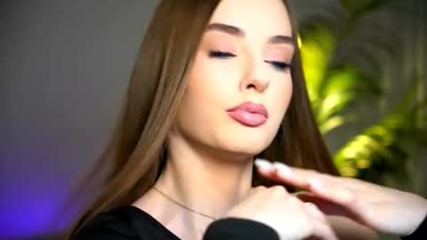 Petitegonwiild online show from October 14, 9:51 pm