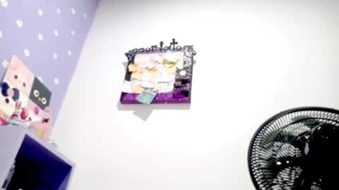 danna online show from April 22, 5:58 am