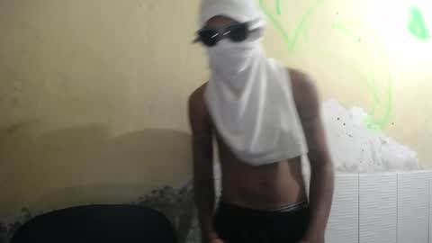 petty_boy777 online show from December 16, 12:44 pm