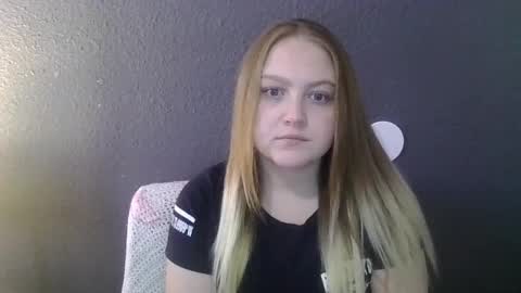 Snapshot of phatassblond chatting on February 28, 5:26 pm PhatAssBlond online show from February 28, 5:26 pm