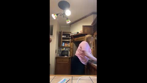Snapshot of phatassblond chatting on October 13, 10:12 pm PhatAssBlond online show from October 13, 10:12 pm