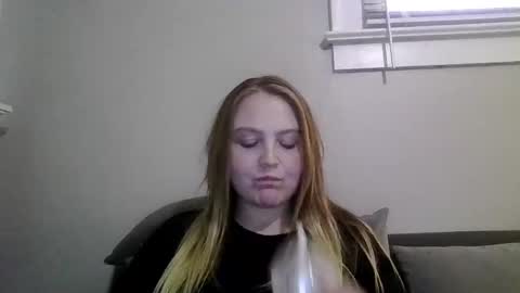 Snapshot of phatassblond chatting on February 10, 9:58 pm PhatAssBlond online show from February 10, 9:58 pm