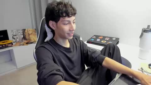 Snapshot of philipe_moonlight_ chatting on March 8, 7:38 am Phil.   INDEPENDENT MODEL online show from March 8, 7:38 am