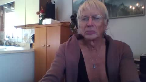 phillipa online show from November 13, 2:20 pm