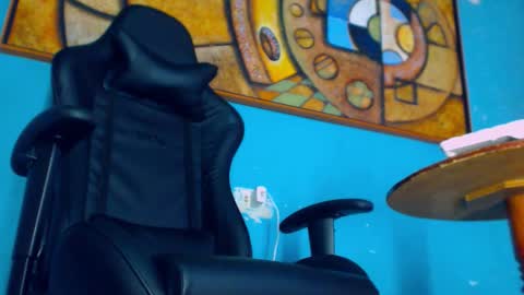 phlilloyhighclouds online show from January 8, 7:31 pm