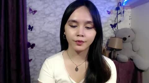 Ms Pia online show from April 19, 6:10 pm