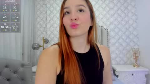Snapshot of pia_johnson_ chatting on March 5, 11:28 am online show from March 5, 11:28 am