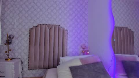 Snapshot of pia_johnson_ chatting on February 26, 11:43 am online show from February 26, 11:43 am