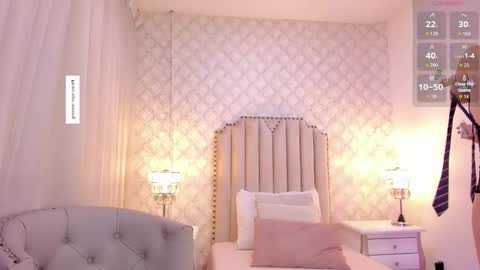 Snapshot of pia_johnson_ chatting on September 12, 11:56 am online show from September 12, 11:56 am