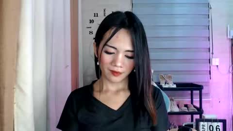 Pia online show from April 5, 4:37 pm