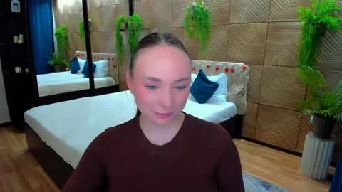 Emelie online show from April 14, 10:18 am