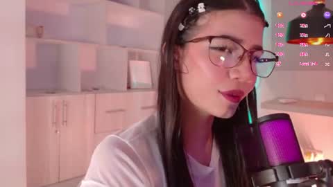 PIKAYLE  online show from June 19, 10:49 pm