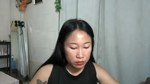 yumie  online show from June 28, 9:22 pm