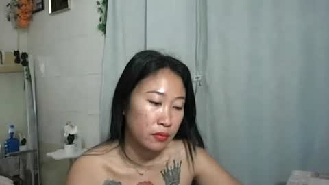 yumie  online show from July 6, 10:44 pm