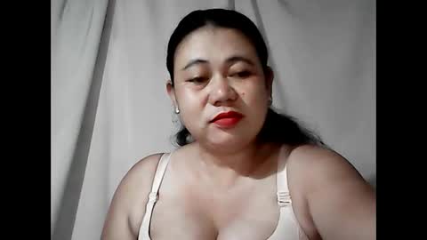 pinaymama12345 online show from April 11, 10:47 pm