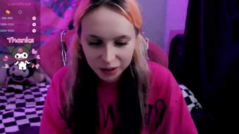 Snapshot of pineapple_dope chatting on October 23, 10:21 pm Nancy online show from October 23, 10:21 pm