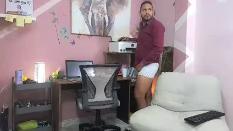 pineappleflipped online show from July 9, 1:09 am