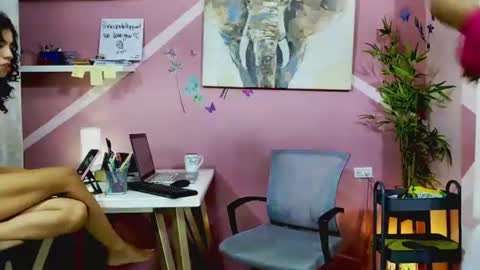pineappleflipped online show from July 2, 9:03 am