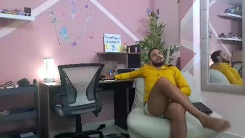 pineappleflipped online show from July 21, 2:02 am