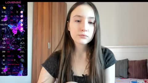 Snapshot of pingviluly chatting on October 23, 10:17 am pingviluly online show from October 23, 10:17 am