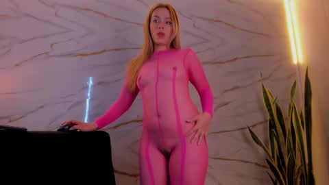 pink_secret online show from March 19, 1:16 pm