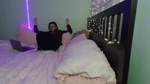 pink_tv online show from October 30, 2:12 am