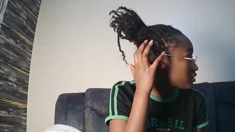 PinkyAura online show from March 1, 2:54 pm