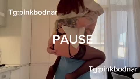 pinkbodnar_ online show from July 27, 11:02 pm