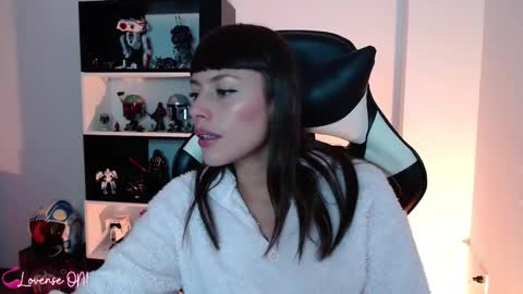 Snapshot of pinkcatlive chatting on March 5, 10:21 pm Emily online show from March 5, 10:21 pm