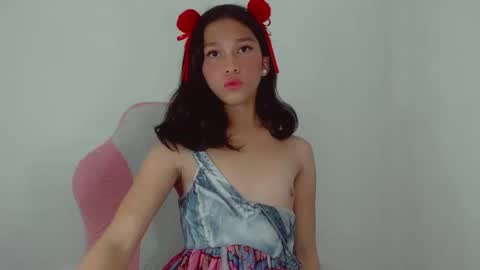 pinkdollbaby_ online show from April 7, 8:49 am