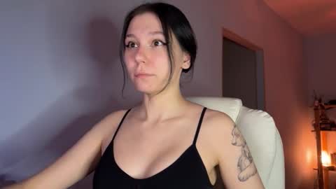 pinkdollylovv online show from November 13, 8:44 pm