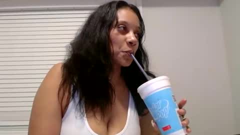 Snapshot of pinkmonae chatting on December 28, 11:59 pm pinksugar online show from December 28, 11:59 pm