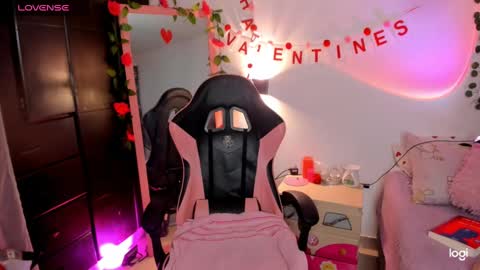 Sarah .. online show from February 15, 5:19 am