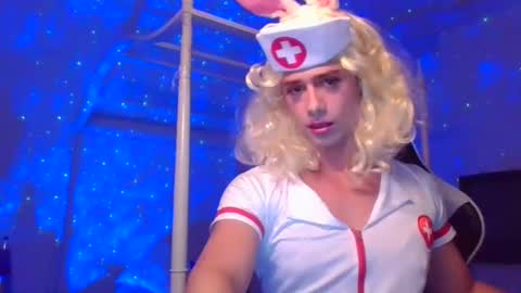 pinkpillbambi online show from January 13, 10:35 pm